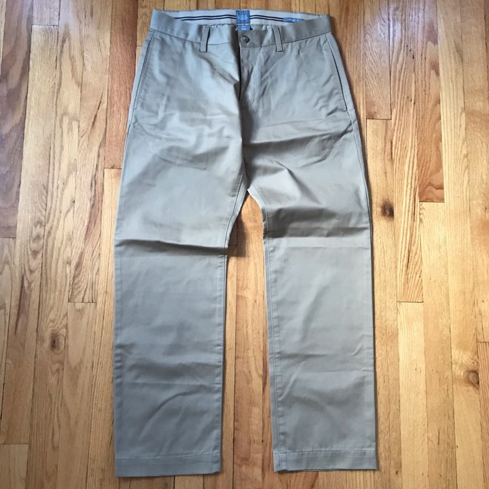 GAP Men's Khaki Classic Fit Chinos 31x30